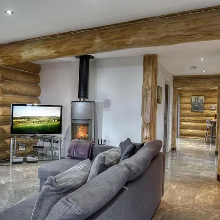 Swallow בית נופש